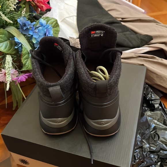 New water resistant UGGs for men - Picture 3 of 5